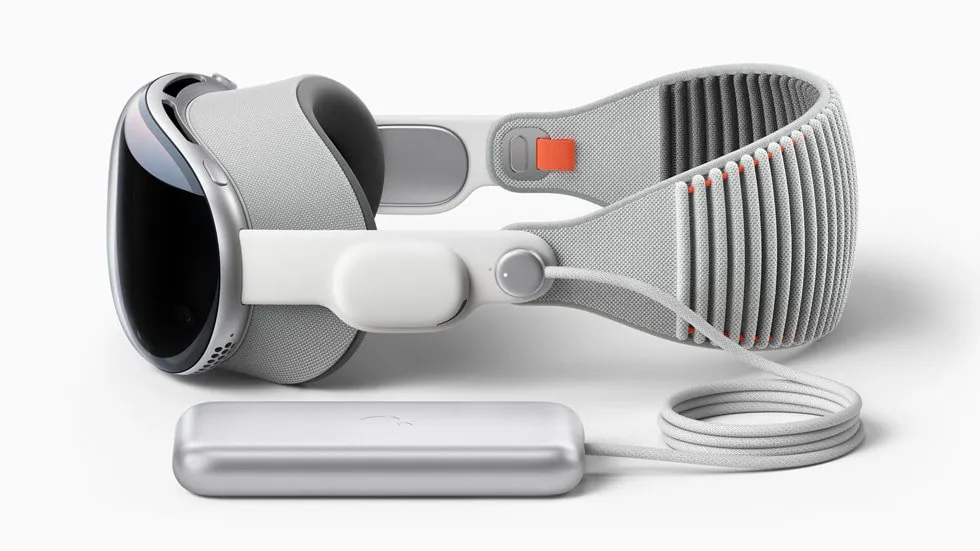 Vision Pro med batteripakke. Fotokreditt Apple
